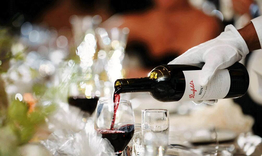 Open Bar Wedding Complete Guide - Cost, Best Wines, Tips & Benefits