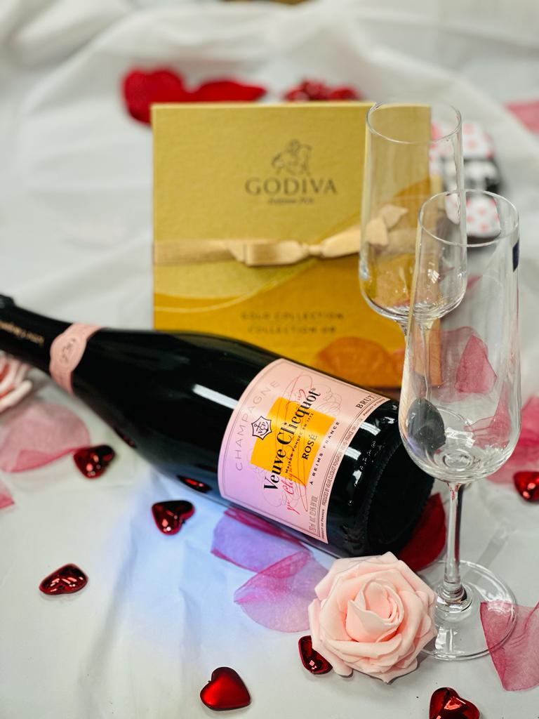 Veuve Clicquot Rose, Godiva Chocolate & Tiffany Flute Gift Set